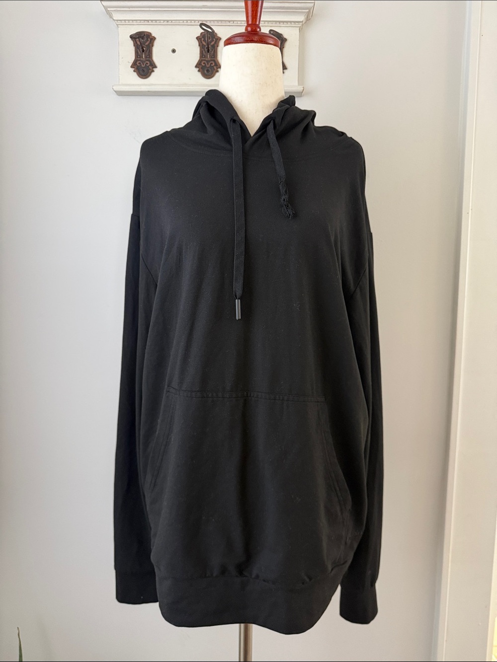 Men's Black Long Sleeve Hoodie - Classic Pullover Lightweight Tee Hooded